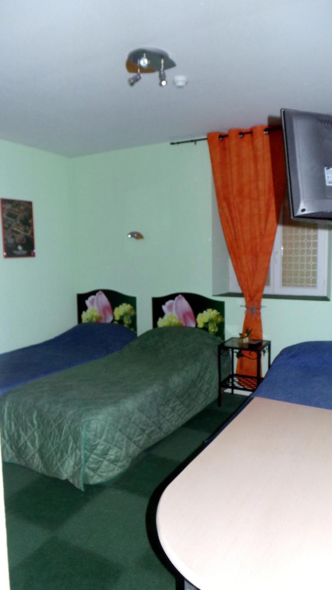 Hotel Le Gambetta Carmaux Habitación foto